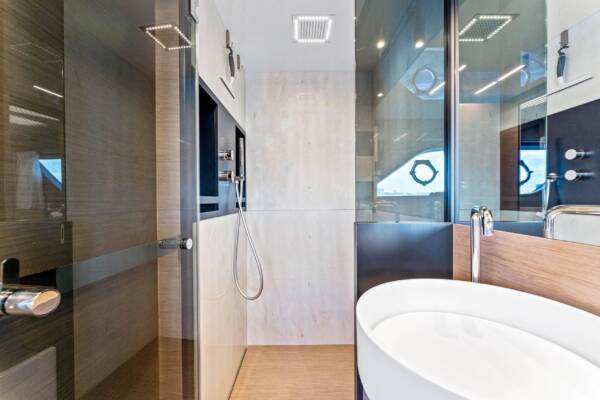 FERRETTI 78' - Image 9