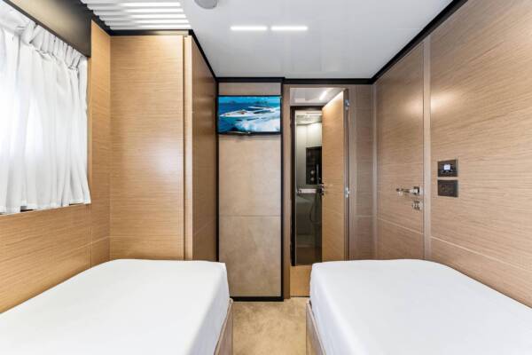 FERRETTI 78' - Image 4