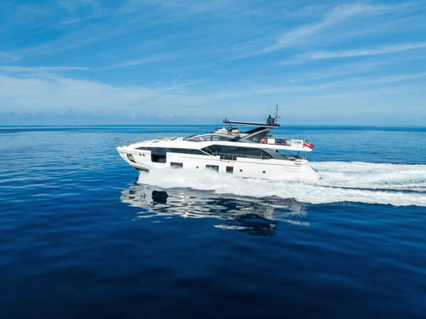 Azimut 88’ - Image 25