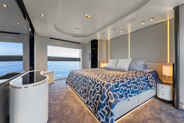 Azimut 88’ - Image 34