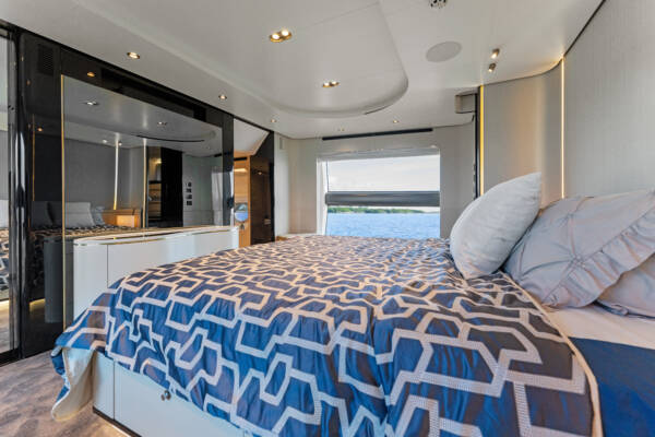 Azimut 88’ - Image 36