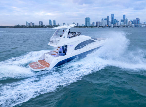 Sea Ray 48' - Image 12