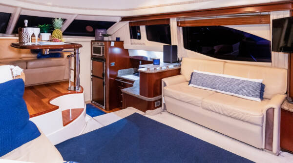 Sea Ray 48' - Image 21