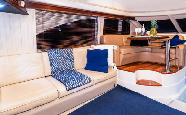 Sea Ray 48' - Image 22